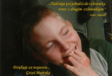 POLKA przekazała pomoc finansową na rehabilitację chorego chłopca Grzesia z Polski....